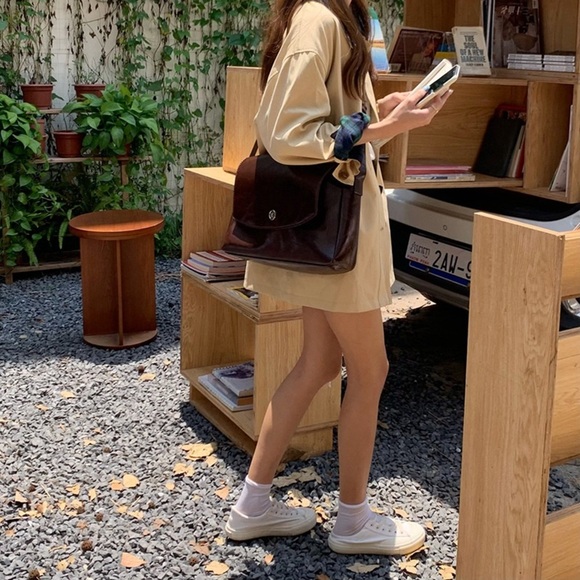 Vintage Chocolate Brown Shoulder Bag | Classic & Elegant - Picture 16 of 16